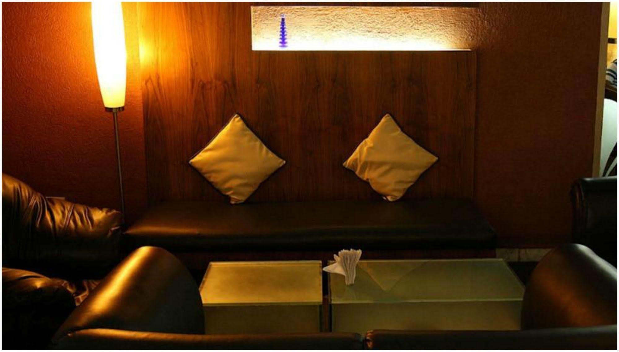 Ramee Guestline Hotel Juhu Mumbai Exterior foto